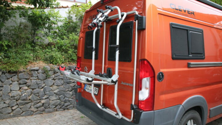 Fiamma Ducato Frame, aufgeklappt. Perfekter Fahrradträger für Kastenwagen