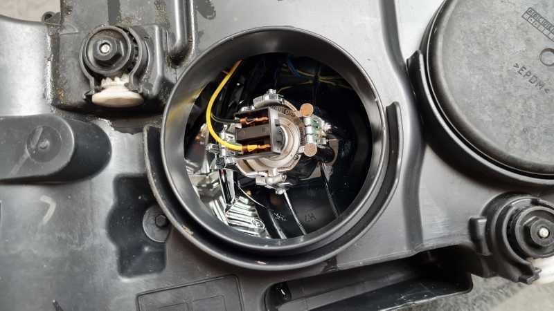 So sieht es hinter dem Deckel aus